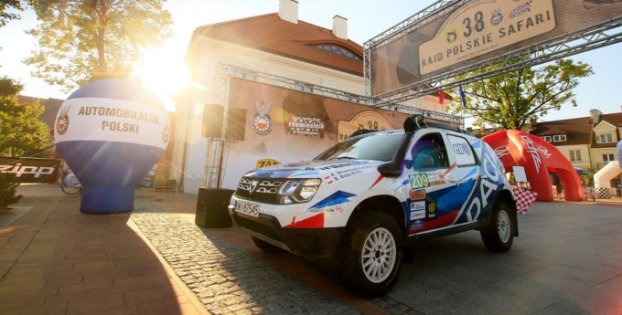 Rajd Polskie Safari: Wicentowicz i Boba prowadzą w Dacia Duster Elf Cup po Żwirowni