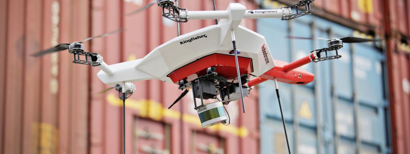 Skoda wykorzysta drony w swoich fabrykach. Zobacz filmik z testów