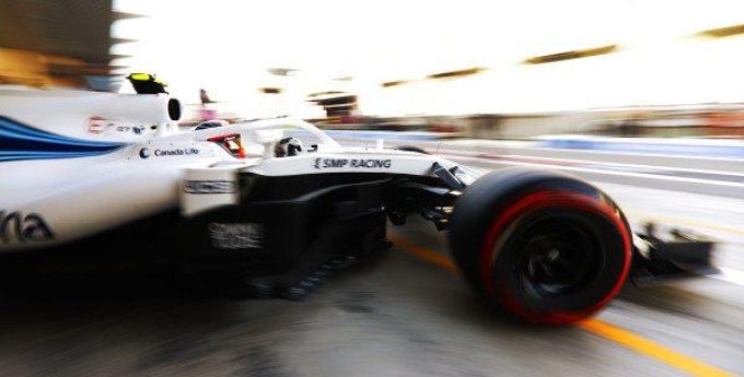 GP Abu Zabi: Dwa Red Bulle na czele, Kubica zamyka stawkę
