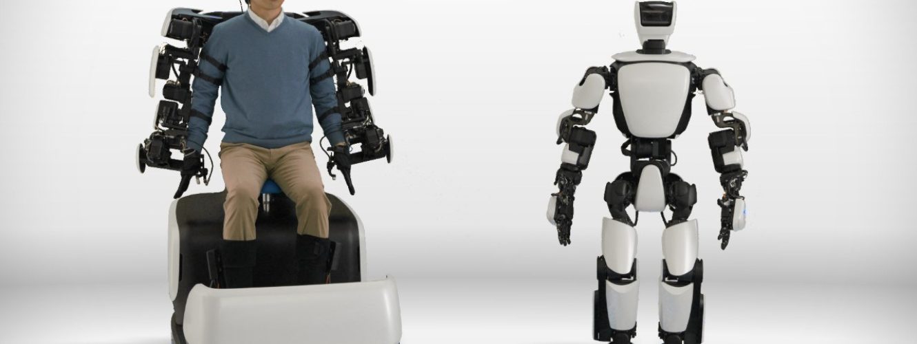 Robot humanoidalny T-HR3 Toyoty sterowany zdalnie przez sieć 5G