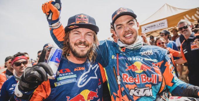 Rajd Dakar 2019: Toby Price wygrywa z kontuzją nadgarstka. Trwa seria KTM