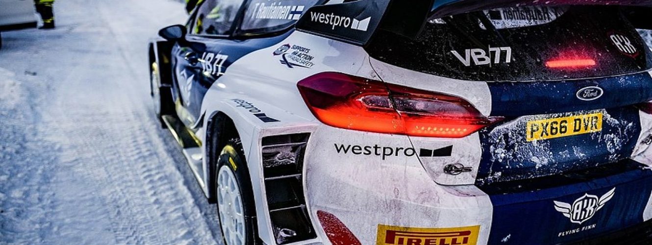 Bottas nie najlepiej radzi sobie za kierownicą samochodu WRC