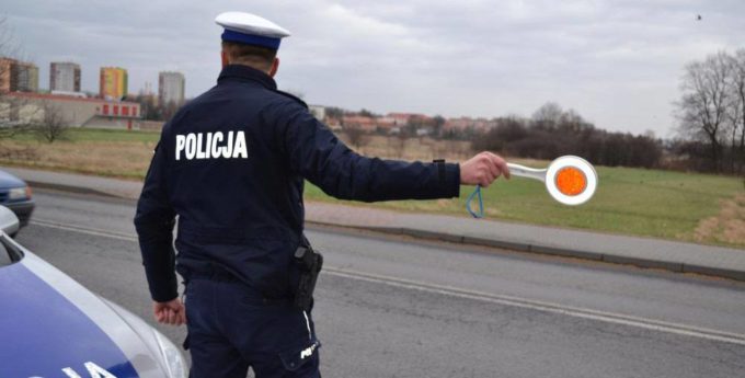 Policja podsumowała długi weekend. Liczba wypadków i pijanych zatrważa