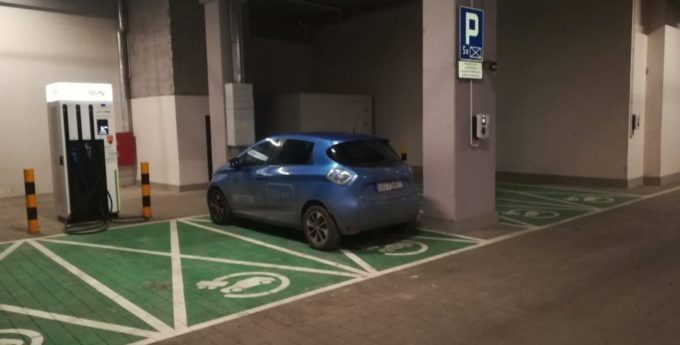 Pierwszy w Polsce magazyn energii zintegrowany ze stacją ładowania EV