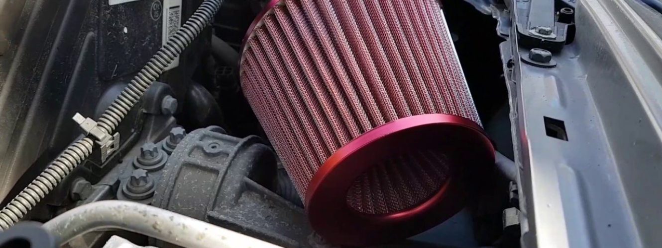 Czy zawsze opłaca się montować dedykowany filtr powietrza w samochodzie?