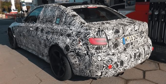 Zakamuflowane nowe BMW M3 ustrzelono na torze Nurburgring [wideo]