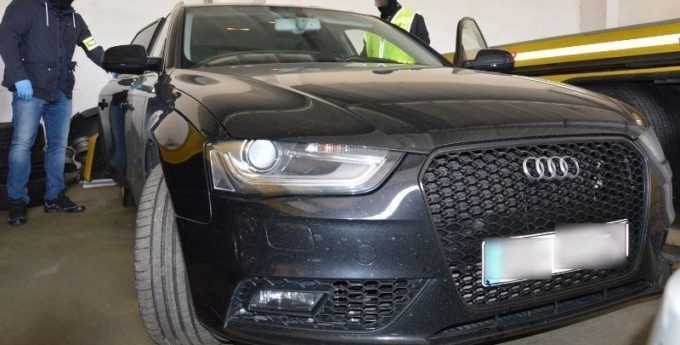 Polacy kradli luksusowe samochody. Straty oszacowano na 300 tys. euro