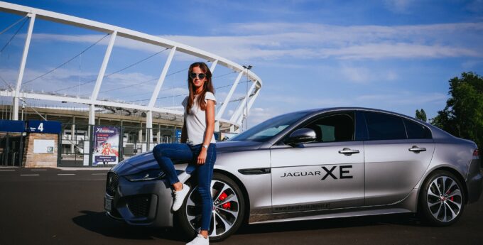 Drapieżnik z rodziny Jaguara – wspólnie z Martą Momot sprawdzamy model XE HSE R-Dynamic po liftingu
