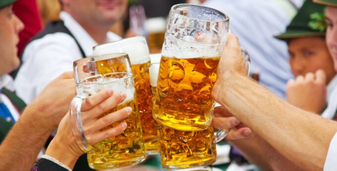 Podczas Oktoberfest pijanym kierowcom zatrzymano ponad 250 praw jazdy, ale nie za jazdę samochodem