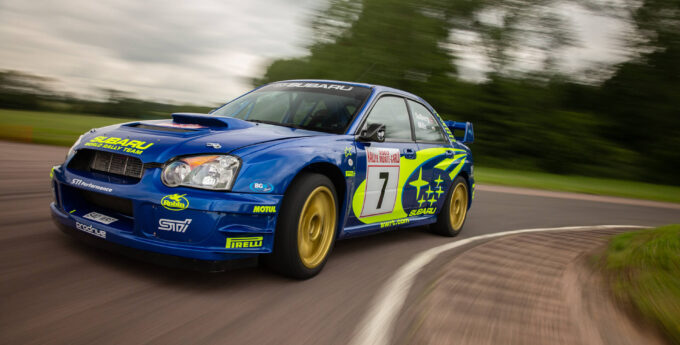 Dopuszczone do ruchu Subaru Impreza WRC 2003 jest na sprzedaż. To ideał po Solbergu