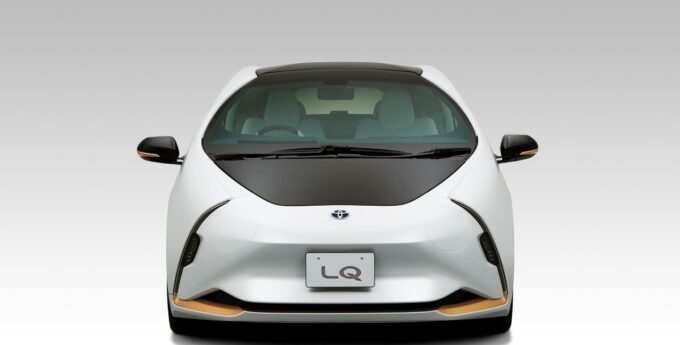 Koncepcyjna Toyota LQ – minusemisyjny samochód elektryczny z awatarem sztucznej inteligencji