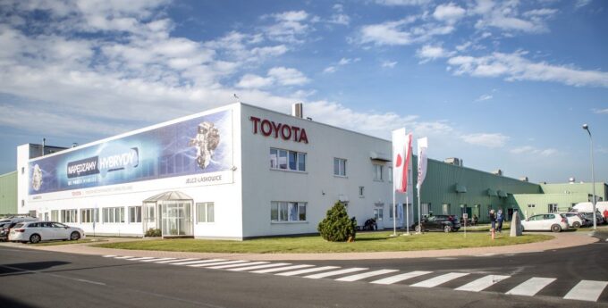 Toyota ogłasza podwojenie linii do produkcji napędów hybrydowych