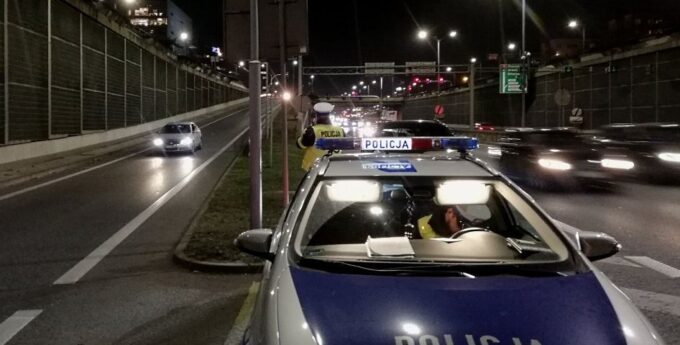 Katowice: Policyjna akcja „Prędkość” zbiera żniwa. 414 mandatów i 12 zatrzymanych praw jazdy w 2 dni