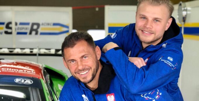 Historyczny wyczyn Lewandowskiego i Janosza. Polacy zdobywają srebrny medal na motorsportowych igrzyskach