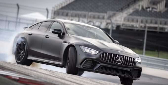 Mercedes będzie musiał porzucić silniki V8 w modelach AMG? NIemiecki producent nie spełnia norm UE
