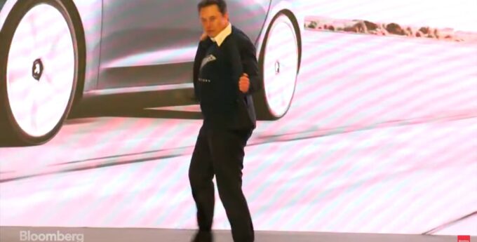 Elon Musk zaczął robić striptease na prezentacji SUV-a. Tym samym świat dowie się o Tesli Model Y