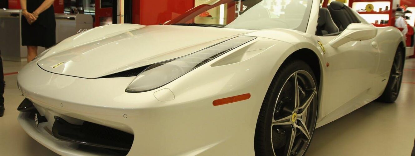 Pracownik komisu doszczętnie rozbił Ferrari 458 Spider i nie powiedział o tym jego właścicielowi