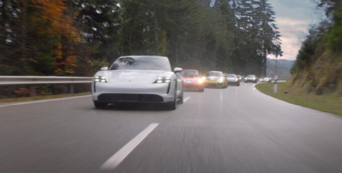 Porsche po 23 latach nieobecności wraca z reklamą emitowaną podczas finałów Super Bowl [WIDEO]