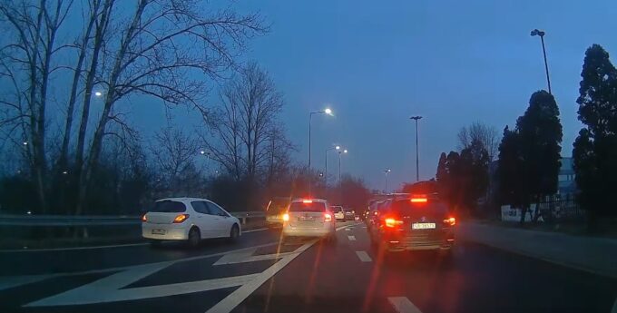 Śląsk kpi sobie z jazdy na suwak. Zjazd cwaniaków pokazuje, gdzie kierowcy mają nowy przepis