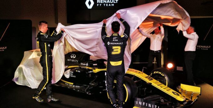 Poziom absurdu level: Renault. Francuzi robią prezentację nowego bolidu bez… bolidu