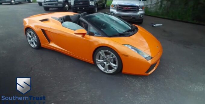 Ta reklama Lamborghini Gallardo Spyder wygląda jak parodia, czyli… jak nie sprzedawać samochodu online