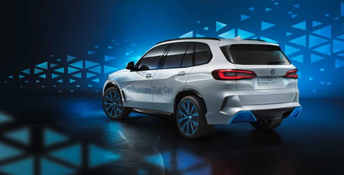 BMW X5 z technologią Toyoty zadebiutuje w 2022 r. Ten SUV będzie zeroemisyjny, a zatankujesz go w 3 minuty