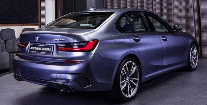 BMW Abu Dhabi z kolejnym HITEM. M340i xDrive First Edition w niezwykłym kolorze „Frozen Dark Gray”