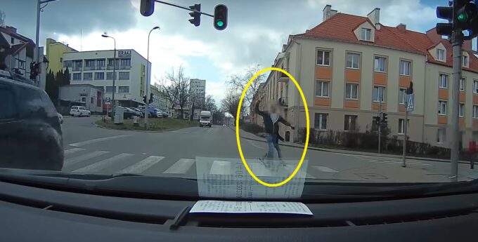Sebix w Gdańsku jak szympans rzucił w samochód puszką. Nagle stwierdził, że już nie ma problemu