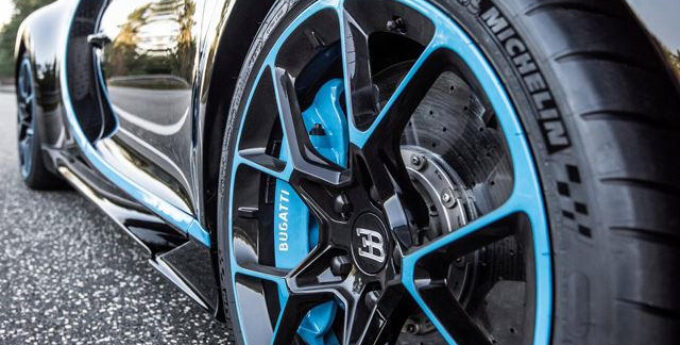 Opony o otwartym indeksie prędkości, czyli dlaczego Bugatti hamuje szybciej niż przyspiesza