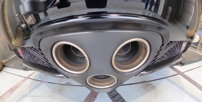 Dźwięk z wydechu Lexusa LFA miażdży system. Odpal nagranie i zrób sobie dzień drącym się V10