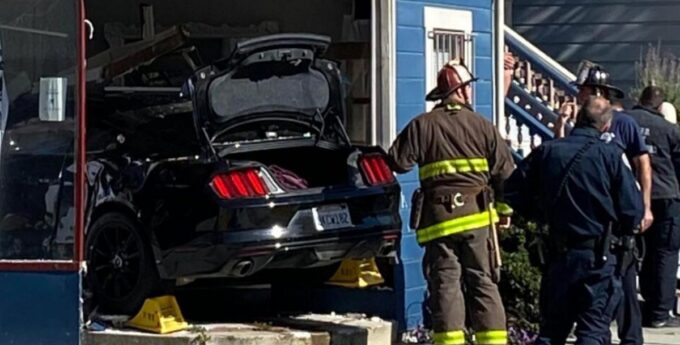 Ford Mustang wypadek