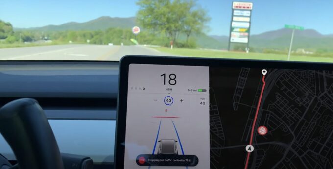 Tesla Autopilot hamuje, gdy widzi znak Burger King
