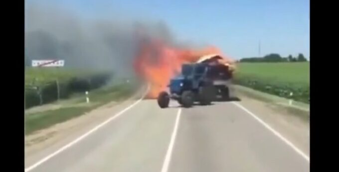 traktor w ogniu