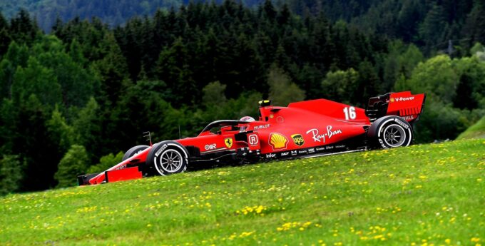 Formuła 1: Blamaż, hańba w wykonaniu Ferrari. Mercedes zmiażdżył wszystkich rywali [WYNIKI KWALIFIKACJI]