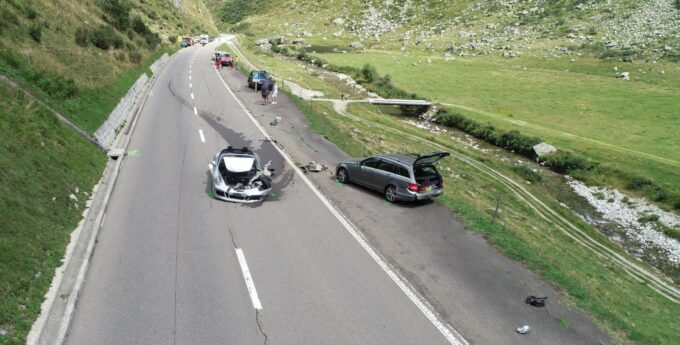 Wypadek Bugatti i Porsche w Szwajcarii