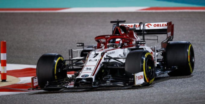 Leniwy trzeci trening w Bahrajnie. Verstappen pokonał Hamiltona