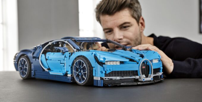Te klocki to marzenie każdego! LEGO Technics Bugatti Chiron to idealny pomysł na prezent pod choinkę