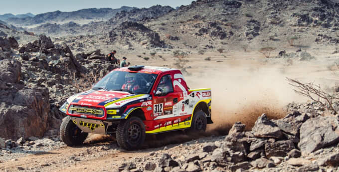 Dakar 2021 – ORLEN Team na podium, etap dla Sainza