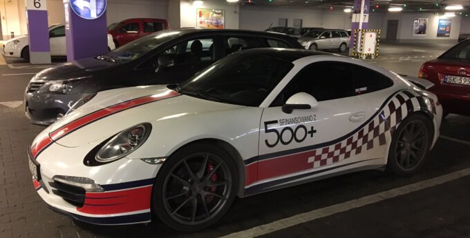 Porsche "sfinansowano z 500 plus"