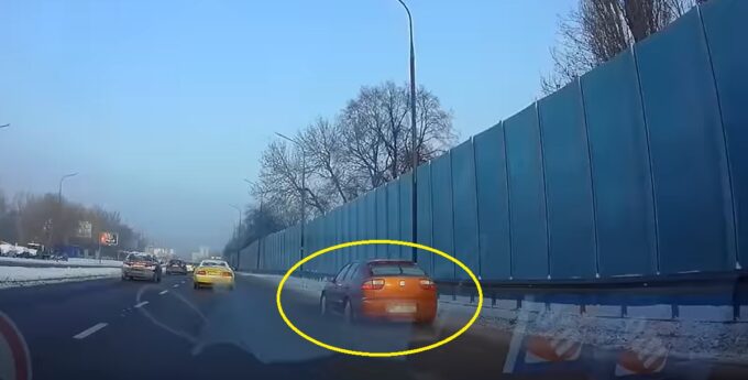 Kozak, wyprzedzanie, instant karma, kompromitacja