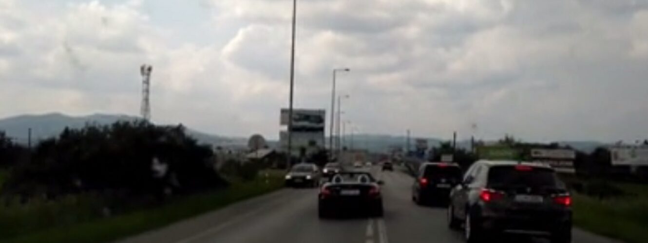 słowacki kierowca mercedesa blokował ambulans