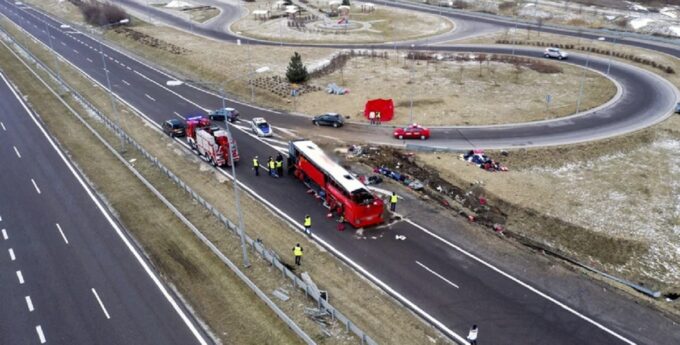 Koszmar na autostradzie A4 na podkarpaciu. Autokar przewoził 57 osób, śmierć poniosło 6 osób