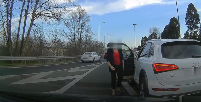 kobieta mandat instant karma policja szeryf audi