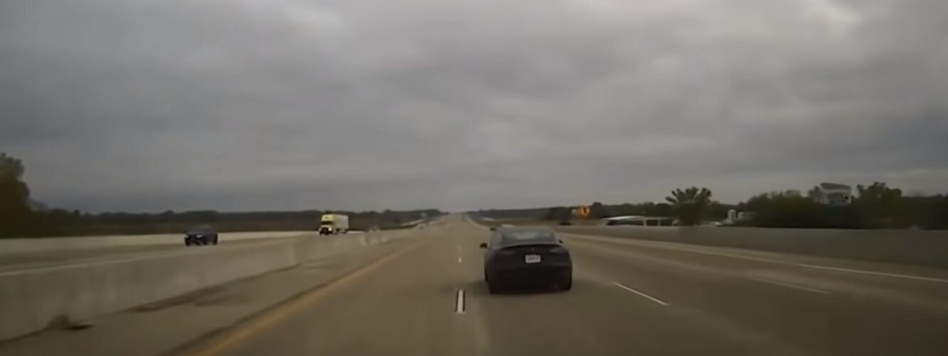 autopilot Tesla i śpiący kierowca