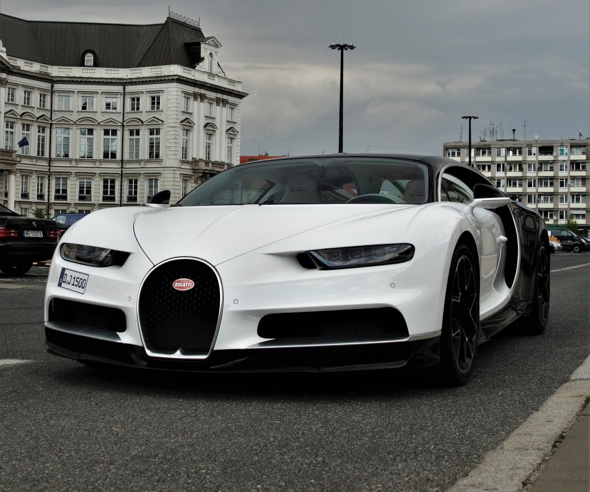 Samochód Rozpędził Się Do 72 Km Na Godzinę Czeski przedsiębiorca rozpędził swoje Bugatti Chiron na niemieckiej