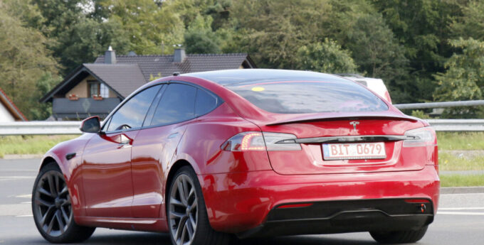Tesla Model S Plaid Elon Musk Nürburgring 2