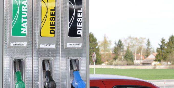 Ten trik pozwala wydać mniej na Diesel, benzynę i LPG
