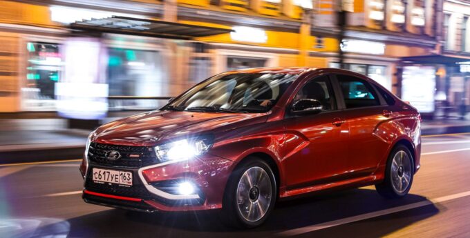 Ta tania Łada w środku wygląda jak Tesla! Zanosi się na prawdziwy hit sprzedaży [ZDJĘCIA]