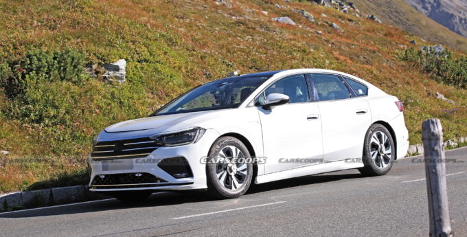 Elektryczny Volkswagen Passat - kamuflaż