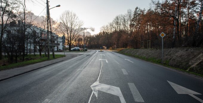 kierunkowskaz na pasie do skrętu tak czy nie kierowcy nie wiedzą